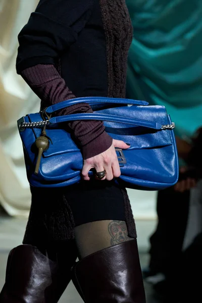 Look 28